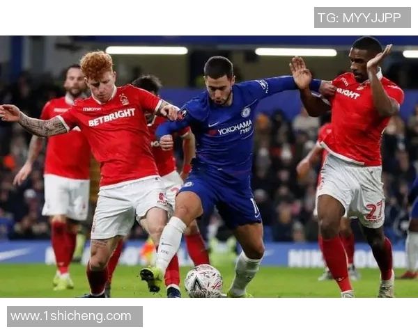 全球足球巨星巅峰对决 谁是足坛历史最强球员的王者